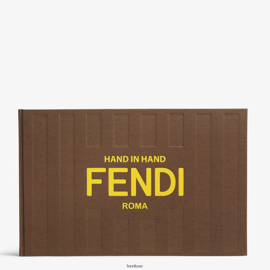 كتاب الرغيف الفرنسي "يداً بيد". موضة Fendi للجنسين مُكَمِّلات TNL80L481