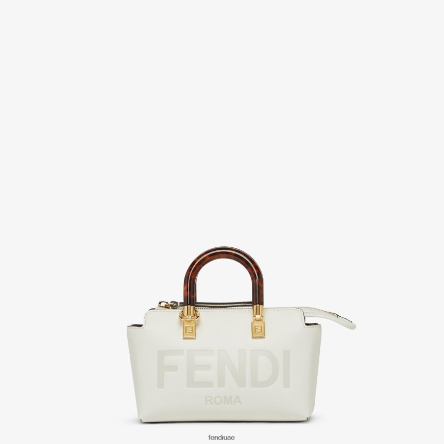 حقيبة بوسطن جلدية صغيرة أبيض Fendi نحيف مُكَمِّلات TNL80L645