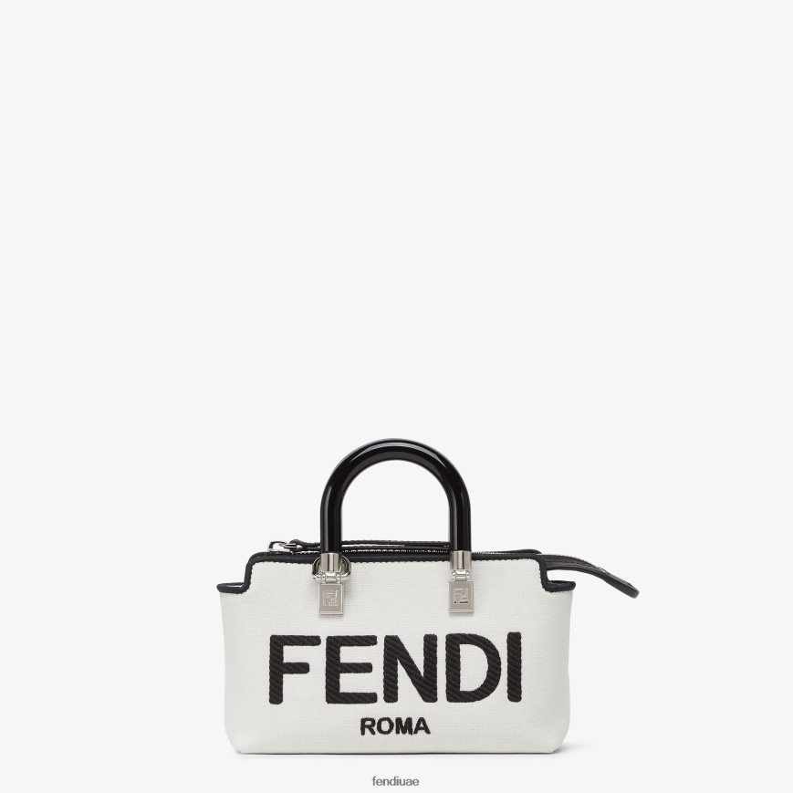 حقيبة بوسطن صغيرة من القماش مع تطريز روما أبيض Fendi نحيف مُكَمِّلات TNL80L700