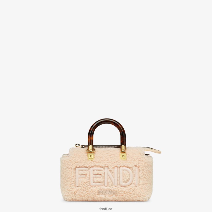 حقيبة بوسطن صغيرة من جلد الغنم لون القرنفل Fendi نحيف مُكَمِّلات TNL80L841